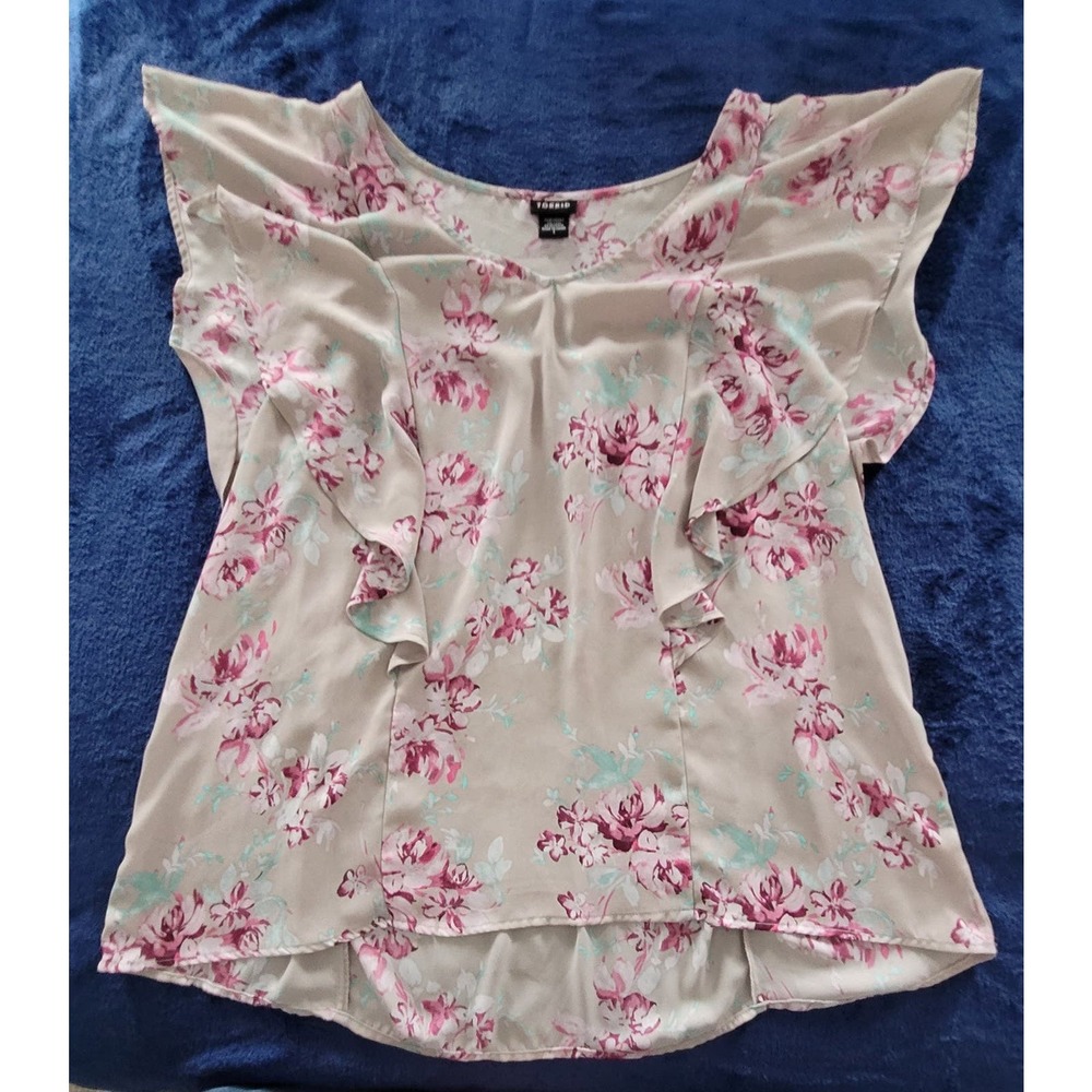 Torrid Grey Lavendar Pink Floral Ruffle Georgette Blouse 1X